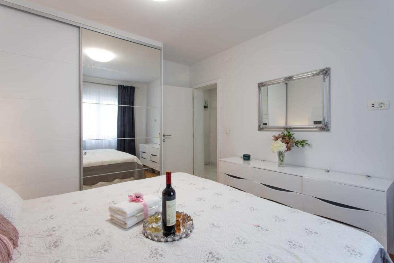 Lux Apartment Ema Kaštela Exterior foto